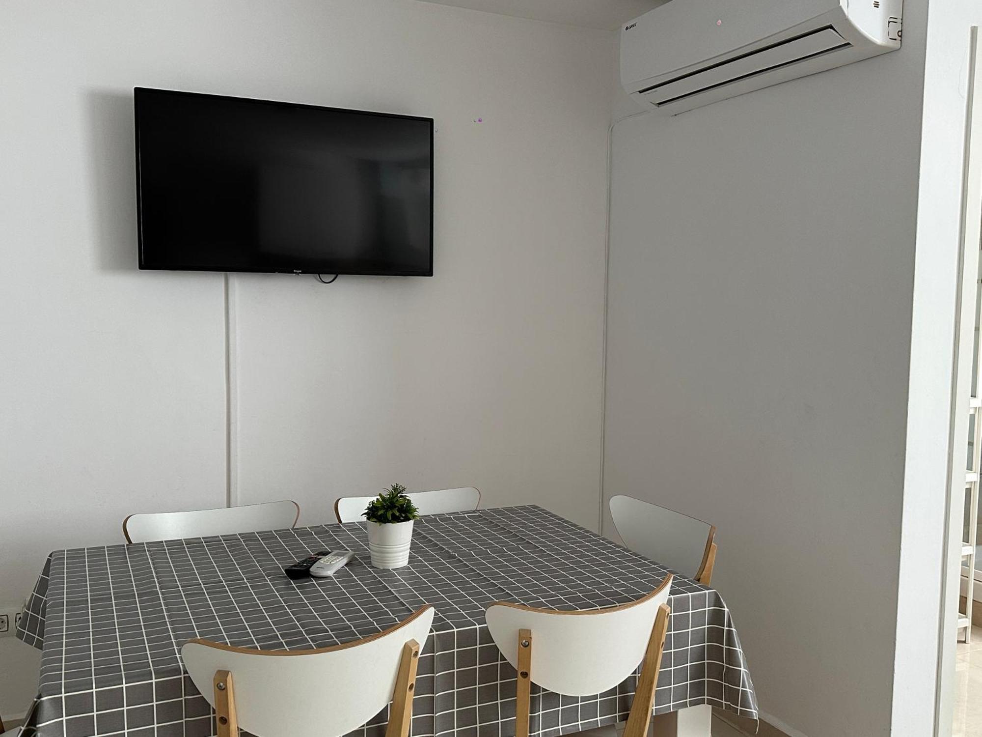 Modern And Bright 5 Bedroom Apartment Del Prado Gandia Exterior photo
